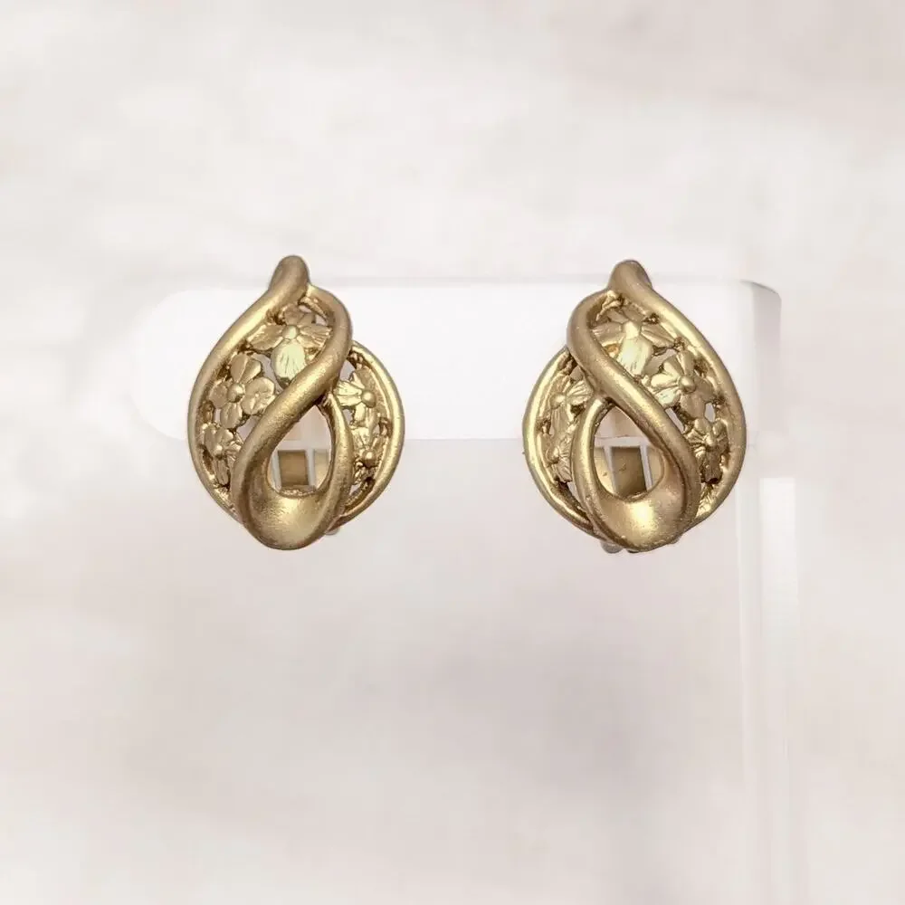 Vintage Clip On Earrings Stylish Matte Gold Tone Ornate Floral Design